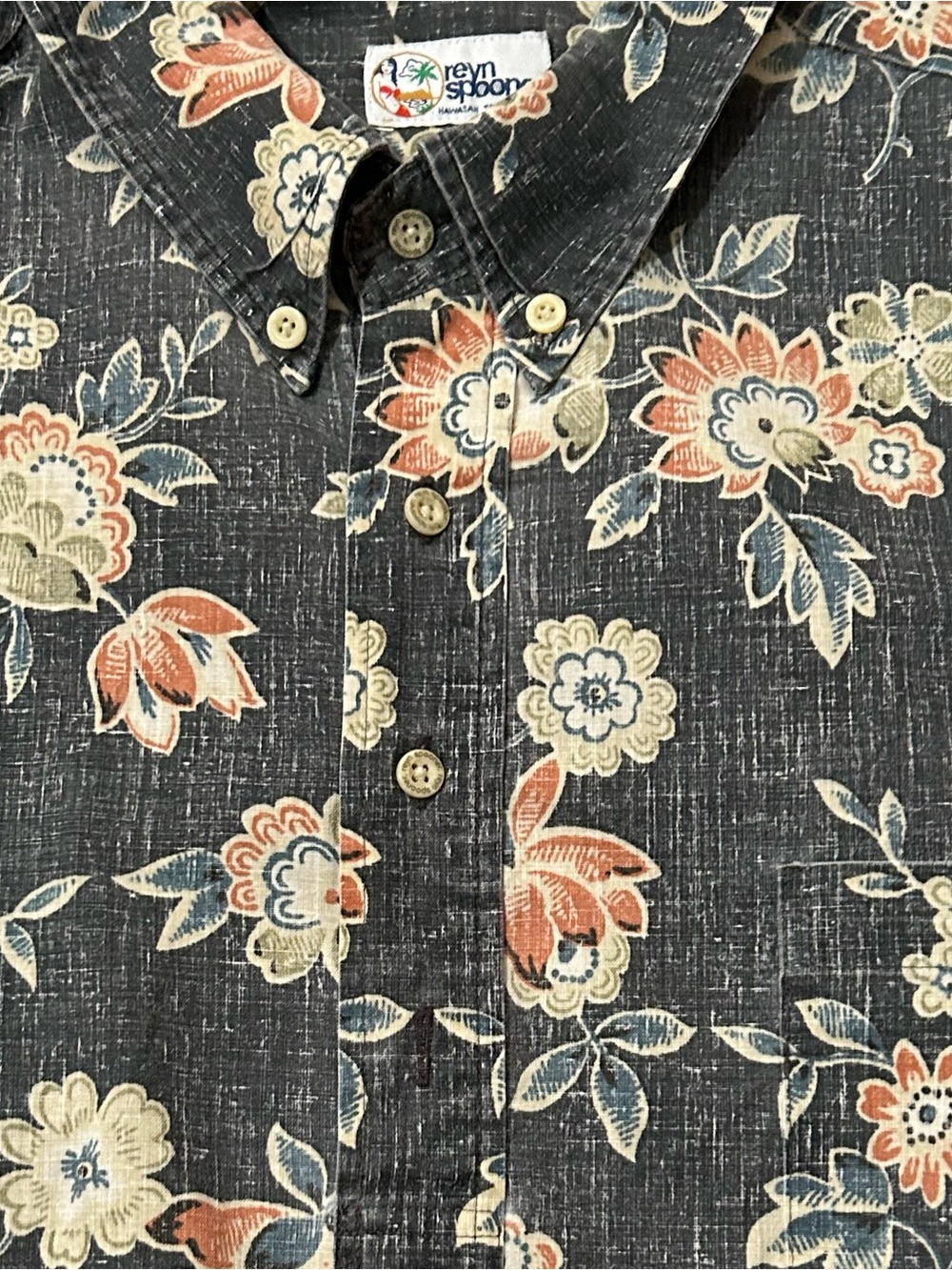 Reyn Spooner Charcoal Floral Camp Shirt with Peach & Cream Blooms XXL - Picture 3 of 7